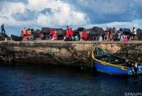 В Великобритании задержали мигрантов, прибывших на надувной лодке