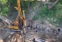 Кличко опубликовал видео укрепления склонов около филармонии, разрушавшихся много лет