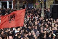 В столице Албании произошли столкновения демонстрантов с полицией
