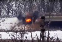 Ракета уничтожила позицию боевиков под мостом у Ясиноватой (видео)