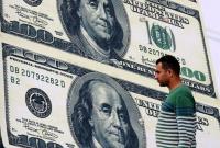 Украинцы продали в банках валюты на $63 миллиона больше, чем купили