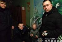В Луганской области пьяная бабушка выгнала 4-летнего внука из дома