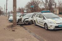 В Киеве на Дорогожичах полицейское авто влетело в столб, пострадала девушка-патрульная