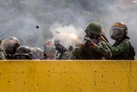 Военные в Венесуэле заблокировали доставку гуманитарной помощи