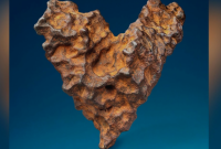 Из космоса с любовью. 14 февраля на Christie's продадут метеорит в форме сердца