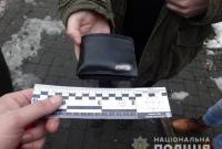 В Киеве таксист украл кошелек у иностранца и избил его гида