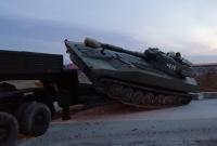В оккупированном Крыму грузовик с бронетехникой столкнулся с легковушкой, есть погибший