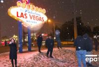 Впервые за десять лет: Лас-Вегас замело снегом