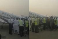 В Нигерии самолет “присел” от количества денег на борту - соцсети