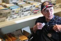 Ветеран Второй мировой войны хотел получить 100 открыток на свой юбилей. Люди прислали 10 тысяч