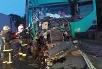 Во Львовской обалсти из-за столкновения двух грузовиков пострадал ребенок