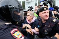 Акция протеста в Москве: полиция эвакуировала 3 автомобиля, подозревая, что они могли блокировать движение