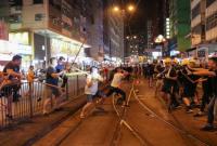 Протесты в Гонконге: между полицией и митингующими произошли новые массовые беспорядки