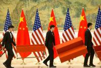 Обострение конфронтации между США и Китаем привело к резкому колебанию фондовых индексов