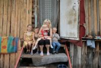 Ниже минимума: в РФ резко увеличилось число детей, живущих за чертой бедности