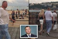СМИ показали, как скандальный Свинарчук с блондинкой отдыхает в Испании (видео)