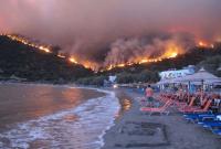На греческом острове объявили массовую эвакуацию из-за лесных пожаров