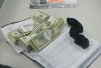 В Киеве осудили валютного мошенника, который пытался скрыться с украденными деньгами