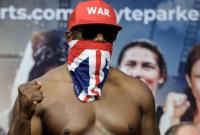 Скандальный британский боксер выразил готовность драться с Усиком