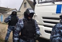 Российские силовики в Крыму обыскивают мечеть и дом имама