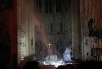 Знаменитые витражи собора Нотр-Дам уцелели при пожаре, но орган поврежден водой