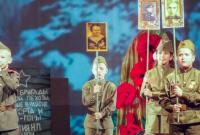 "Бессмертный полк" и песни о Сталине: чему учат детей в Крыму