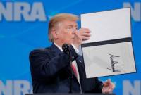 Трамп отзывает подпись под международным договором о торговле оружием