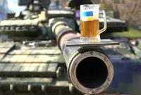 В Харькове протестировали танк коньяком и пивом (видео)