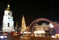 На Софийской площади в Киеве завтра торжественно "зажгут" главную елку
