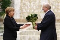 Меркель впервые за 5 лет опередила Лукашенко в рейтинге симпатий украинцев