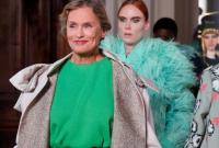 На парижской неделе моды. 75-летняя Лорен Хаттон упала на показе Valentino