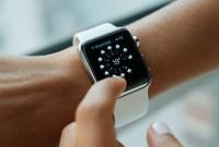 В Apple Watch обнаружили уязвимость, которая позволяет следить за людьми