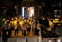 В Гонконге группа людей напала демонстрантов на станции метро: пострадали 36 человек