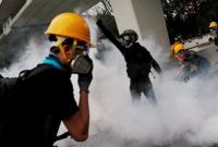 Протесты в Гонконге перерастают в насилие: полиция распылила слезоточивый газ