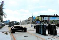 На Шулявском мосту в Киеве установили 30-тонный пролет из металла