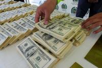 Украинцы в мае возобновили продажу валюты