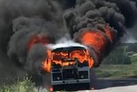 В Полтавской области на ходу загорелся автобус с пассажирами