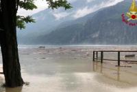Из-за сильных наводнений на севере Италии неподалеку от озера Комо эвакуировали людей