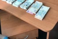 Должностных лиц "Укрзализныци" задержали на взятке в 270 тыс. грн