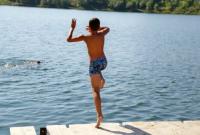 Как вести себя на воде: топ-10 правил безопасности во время купания летом