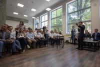 Зеленский рассказал в Мариуполе о подготовке законопроектов по бизнесу