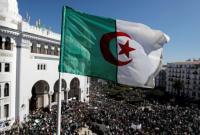 В Алжире на протест вышли тысячи демонстрантов