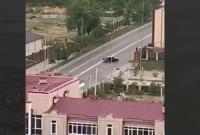 В Чечне обстреляли пост ДПС у резиденции Кадырова: один погибший