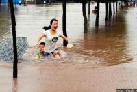 Более 28 тыс. человек пострадали от ливней на юге Китая