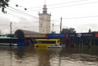 Улицы затопило, электричества нет: в Сети показали последствия ливней в Крыму (видео)
