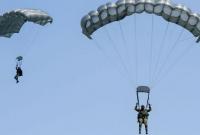 В Крыму в результате неудачного прыжка с парашютом утонули двое российских военных