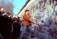 Сегодня 30-я годовщина падения Берлинской стены