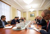 Зеленский обсудил с послами стран «Большой семерки» судебную реформу в Украине