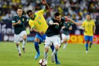Два нереализованных пенальти и победный гол Месси: Аргентина обыграла Бразилию