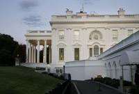 Белый дом ненадолго закрыли из-за небольшого самолета над Вашингтоном